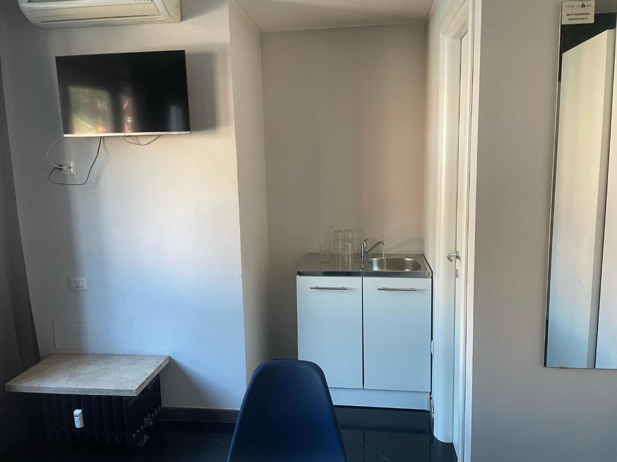 Heart Of Rome Rooms — Photos 3